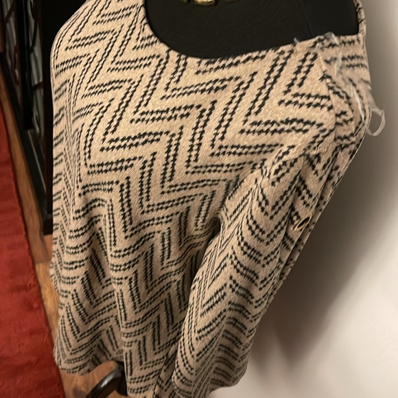 Top - Picture 4 of 7